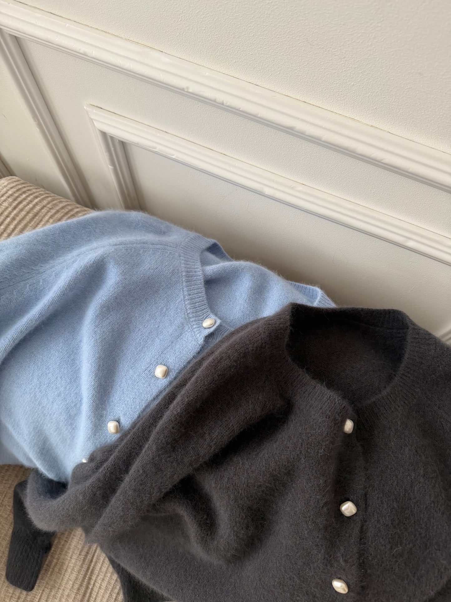 Kašmyro megztinis su sagomis