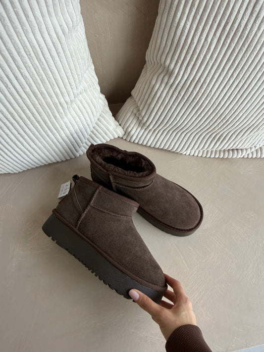 Šokoladiniai verstos odos auliniai