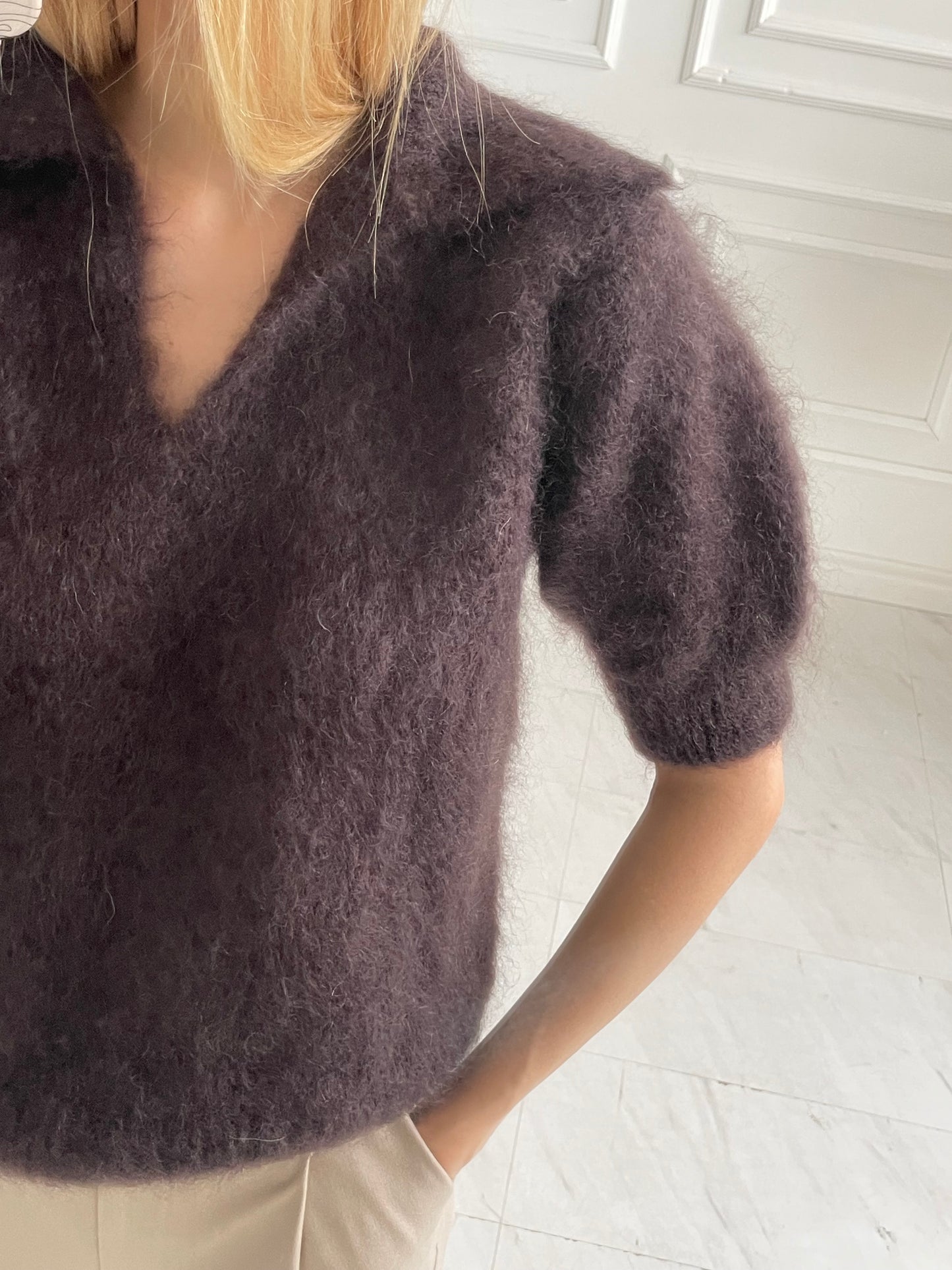 Megztinis su V formos iškirpte