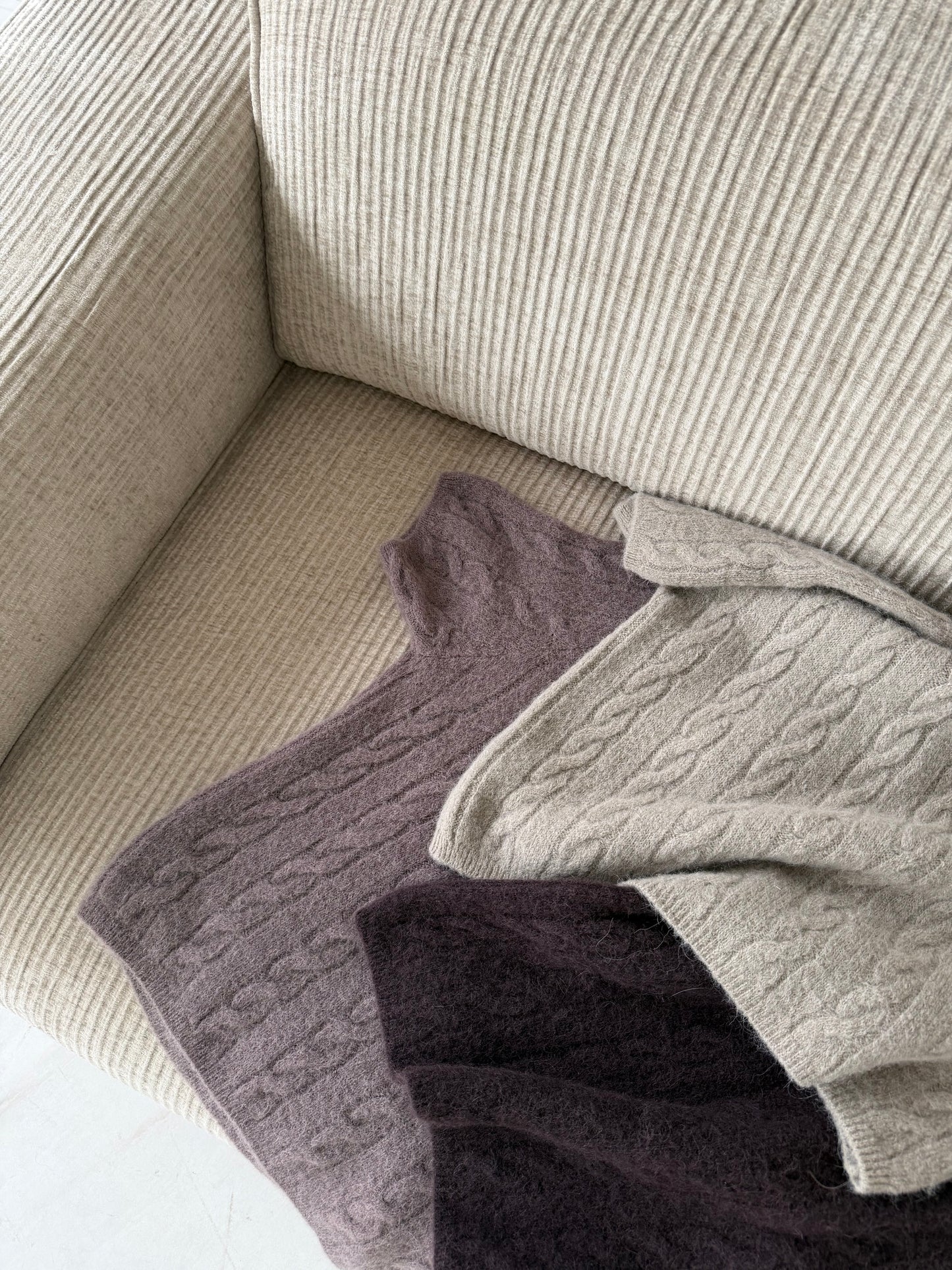 Megztinis su pynėmis ir vilna