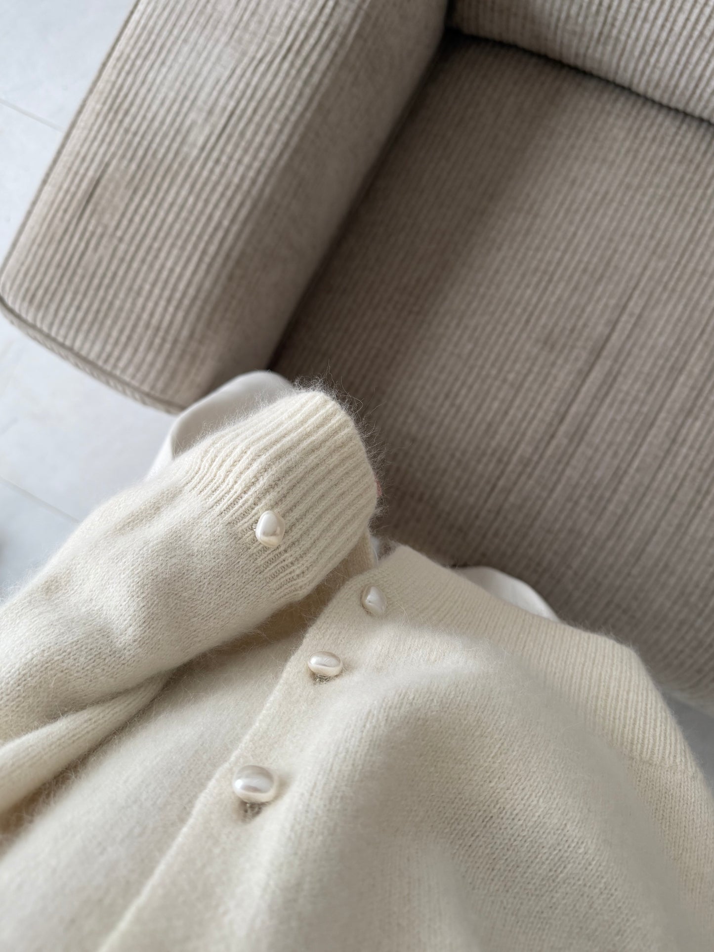 Kašmyro megztinis su sagomis