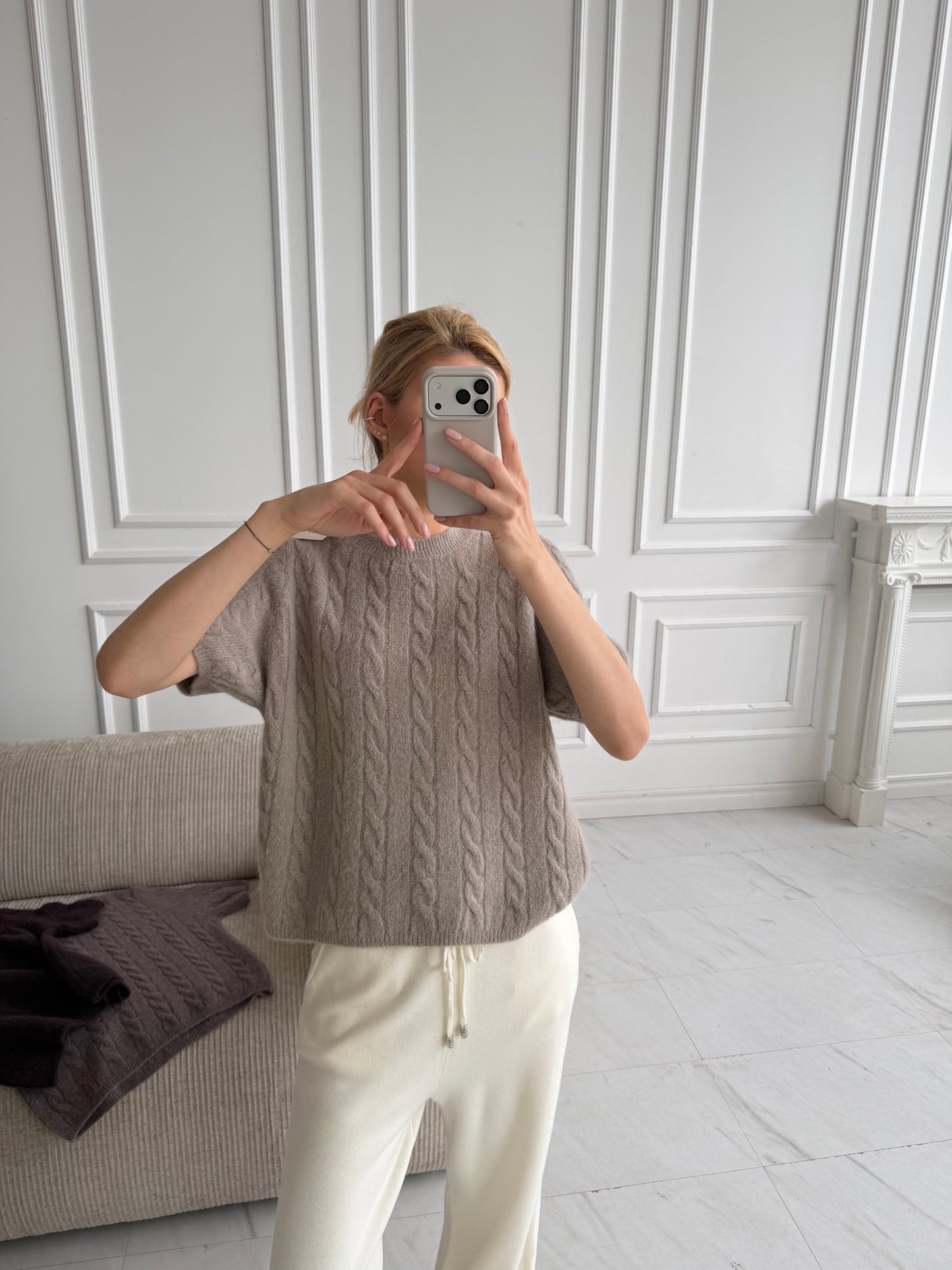 Megztinis su pynėmis ir vilna