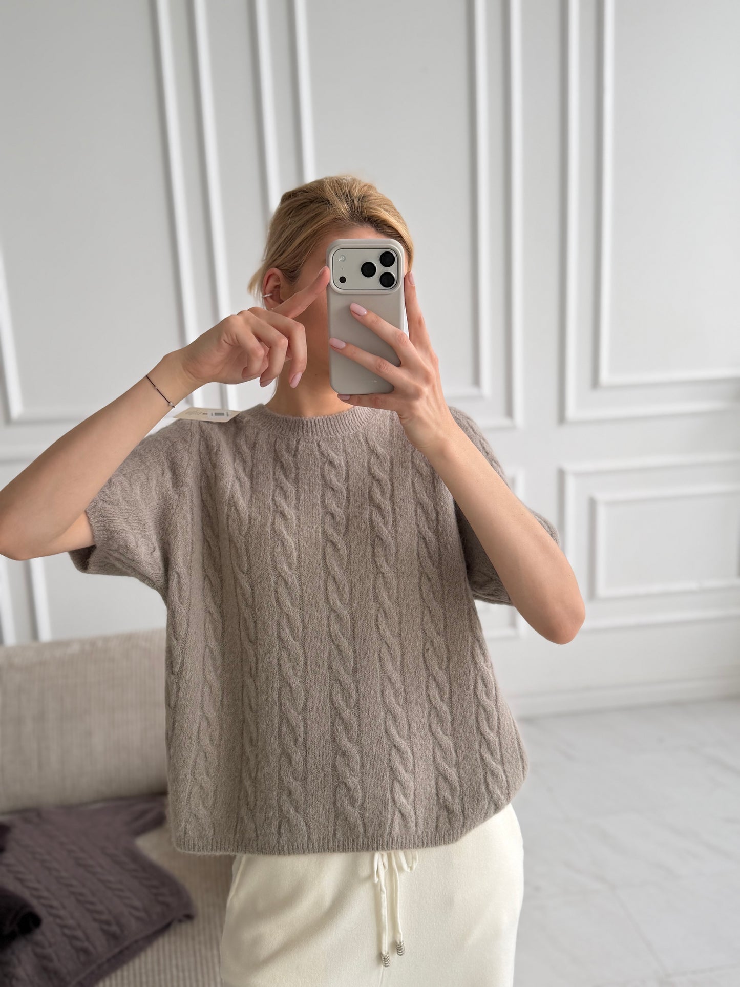 Megztinis su pynėmis ir vilna